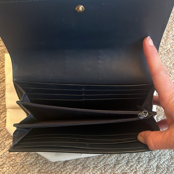 Authentic GUCCI bees continental wallet - Picture 5 of 9